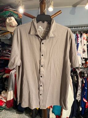 Desert Dune Short Sleeve Button-Down Shirt — Light Gray